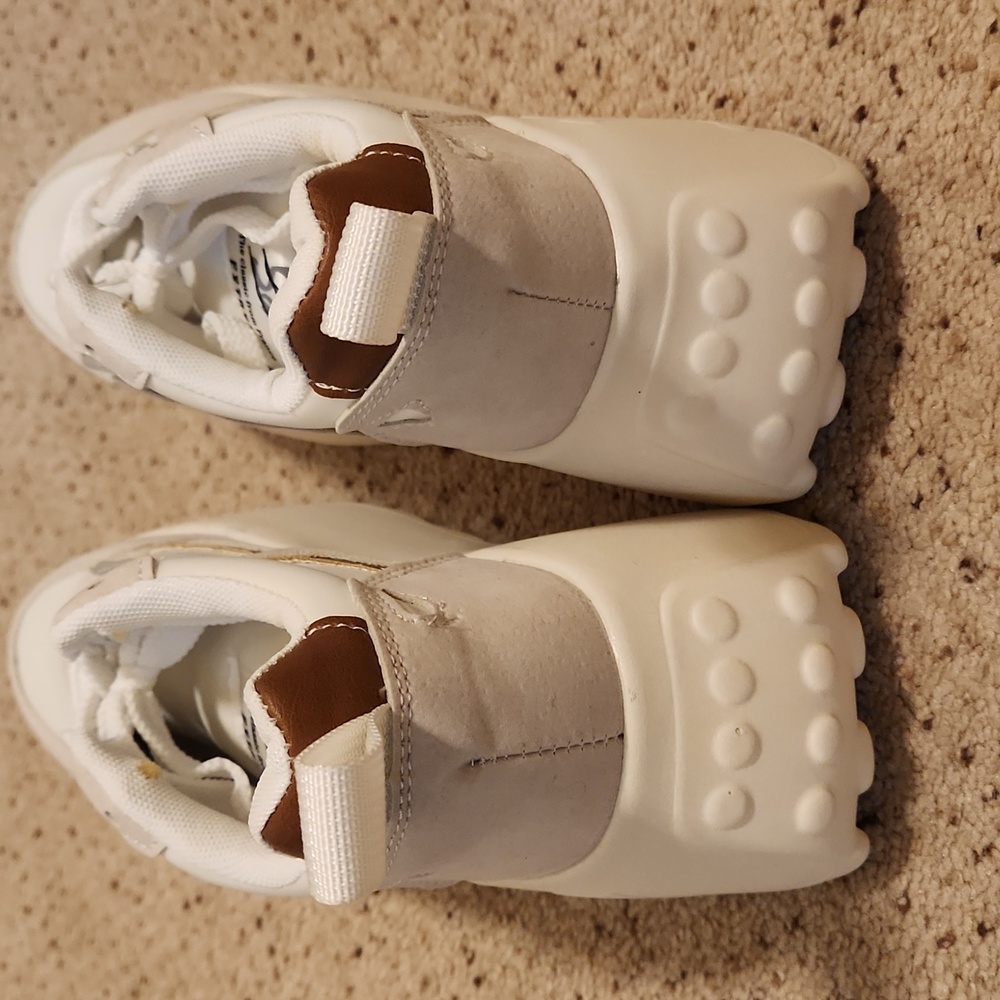 Shoes - Picture 5 of 5